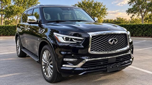 2019 INFINITI QX80 Luxe — photo 1 of 13