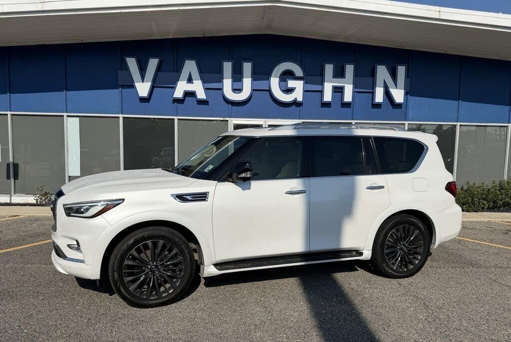2019 INFINITI QX80 Luxe — photo 1 of 1