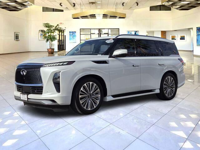 2025 INFINITI QX80 Luxe — photo 1 of 13