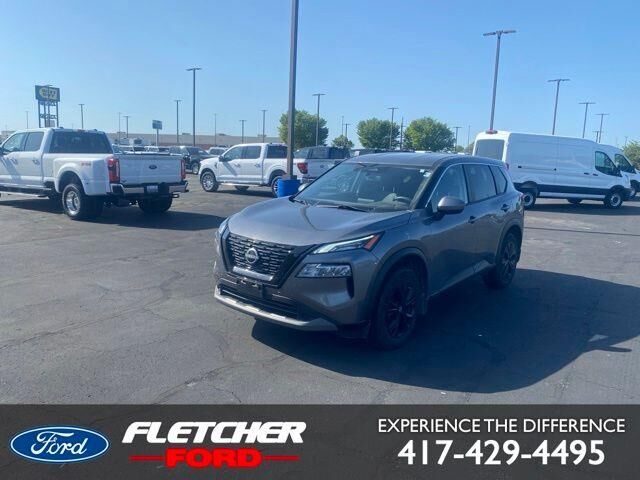 2023 Nissan Rogue SV — photo 1 of 12