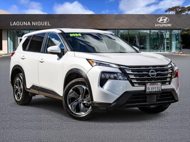 2024 Nissan Rogue SV — photo 1 of 13
