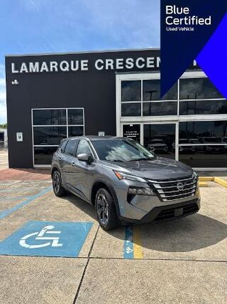 2024 Nissan Rogue SV — photo 1 of 13