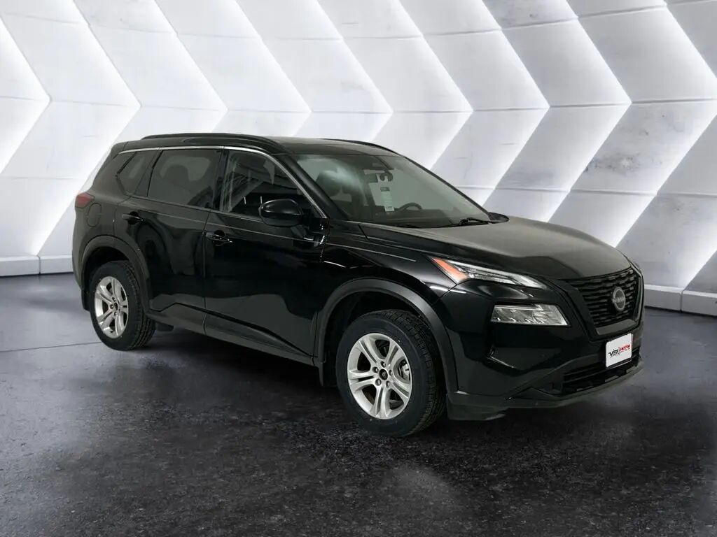 2023 Nissan Rogue SV — photo 1 of 26