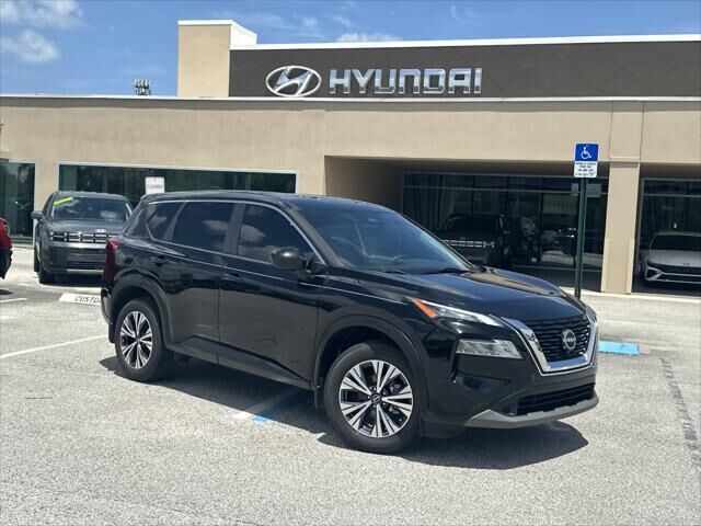 2023 Nissan Rogue SV — photo 1 of 13