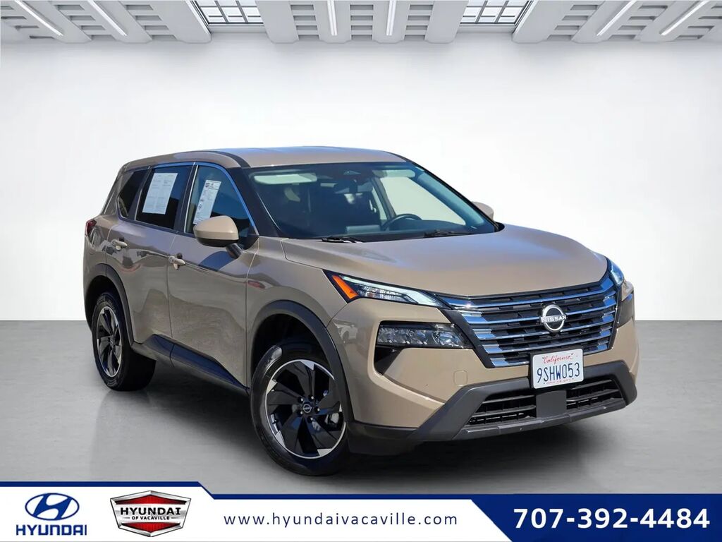 2025 Nissan Rogue SV — photo 1 of 13