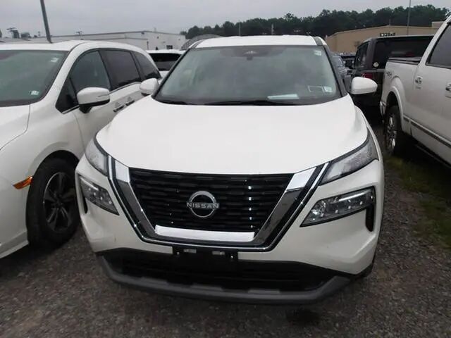 2023 Nissan Rogue SV — photo 1 of 3