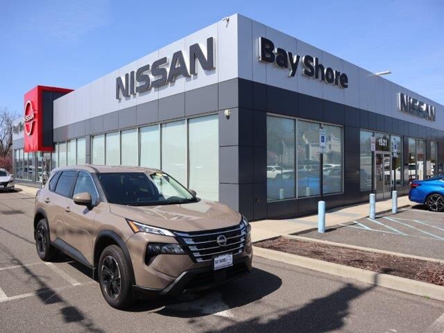 2025 Nissan Rogue SV — photo 1 of 50