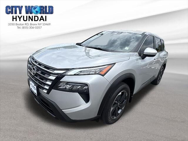 2024 Nissan Rogue SV — photo 1 of 13