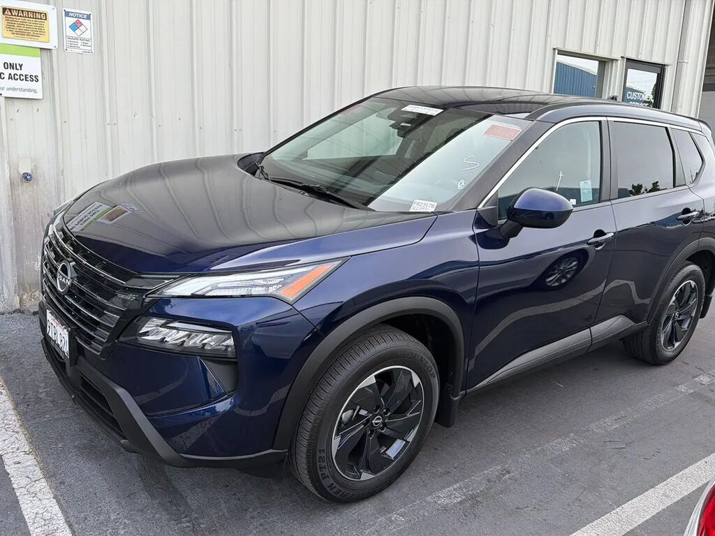 2025 Nissan Rogue SV — photo 1 of 26