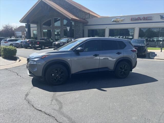 2023 Nissan Rogue SV — photo 1 of 13