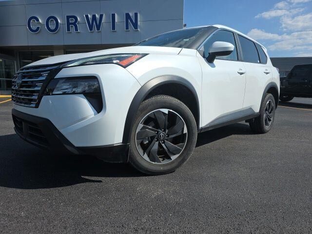 2025 Nissan Rogue SV — photo 1 of 36