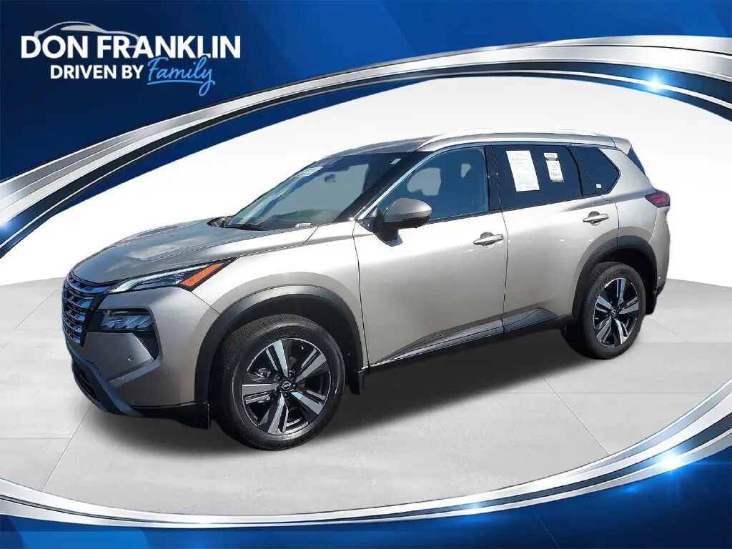 2025 Nissan Rogue SL — photo 1 of 13