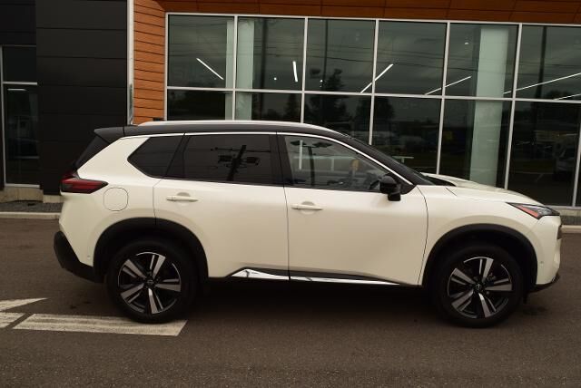 2023 Nissan Rogue SL — photo 1 of 12