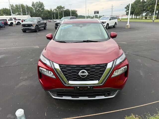 2023 Nissan Rogue SL — photo 1 of 36