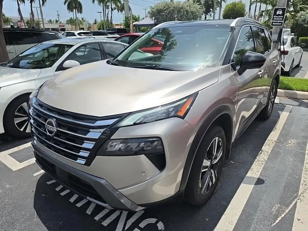 2025 Nissan Rogue SL — photo 1 of 1