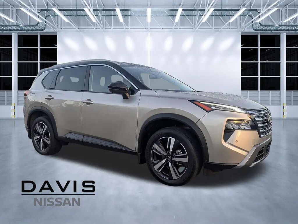 2025 Nissan Rogue SL — photo 1 of 13