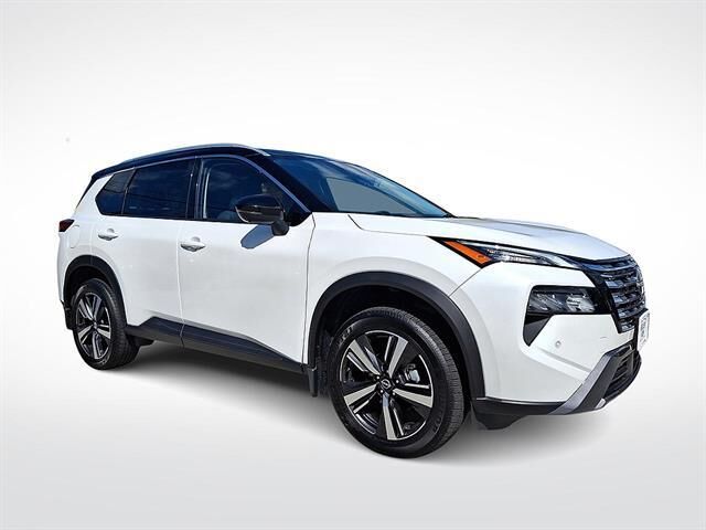 2025 Nissan Rogue SL — photo 1 of 26