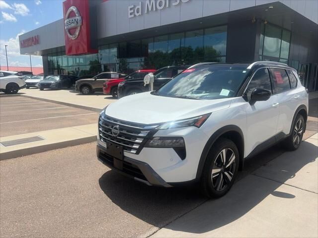 2025 Nissan Rogue SL — photo 1 of 39