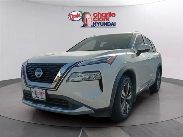 2023 Nissan Rogue Platinum — photo 1 of 8