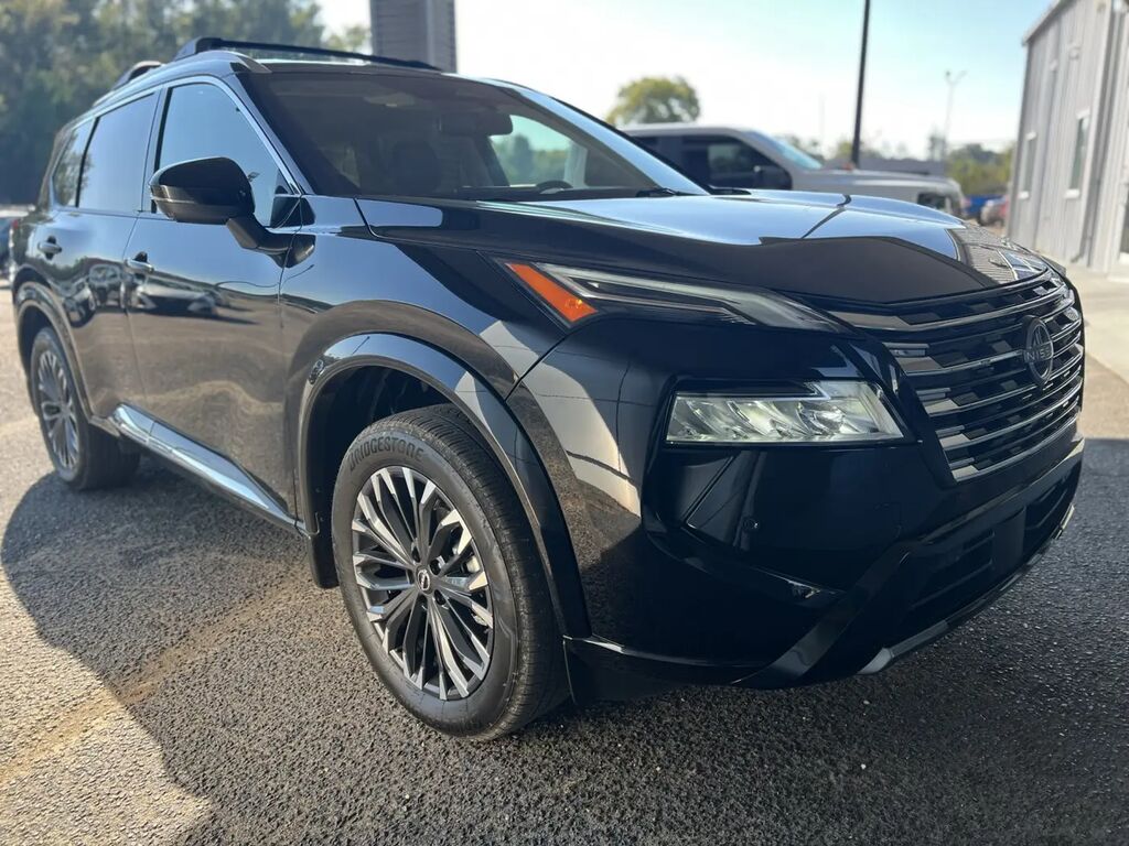 2026 Nissan Rogue Platinum — photo 1 of 13