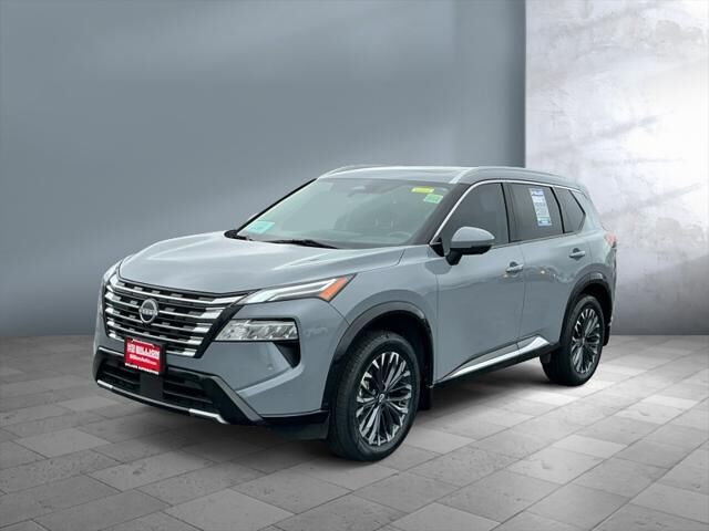 2024 Nissan Rogue Platinum — photo 1 of 13