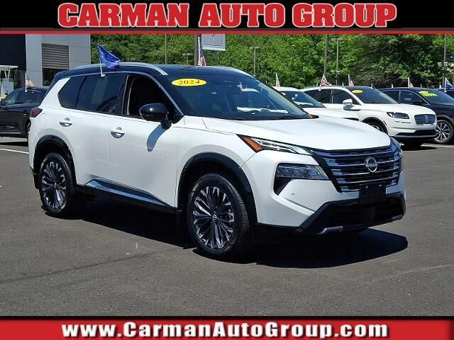 2024 Nissan Rogue Platinum — photo 1 of 13