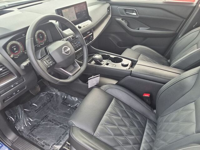 2026 Nissan Rogue Platinum — photo 1 of 12