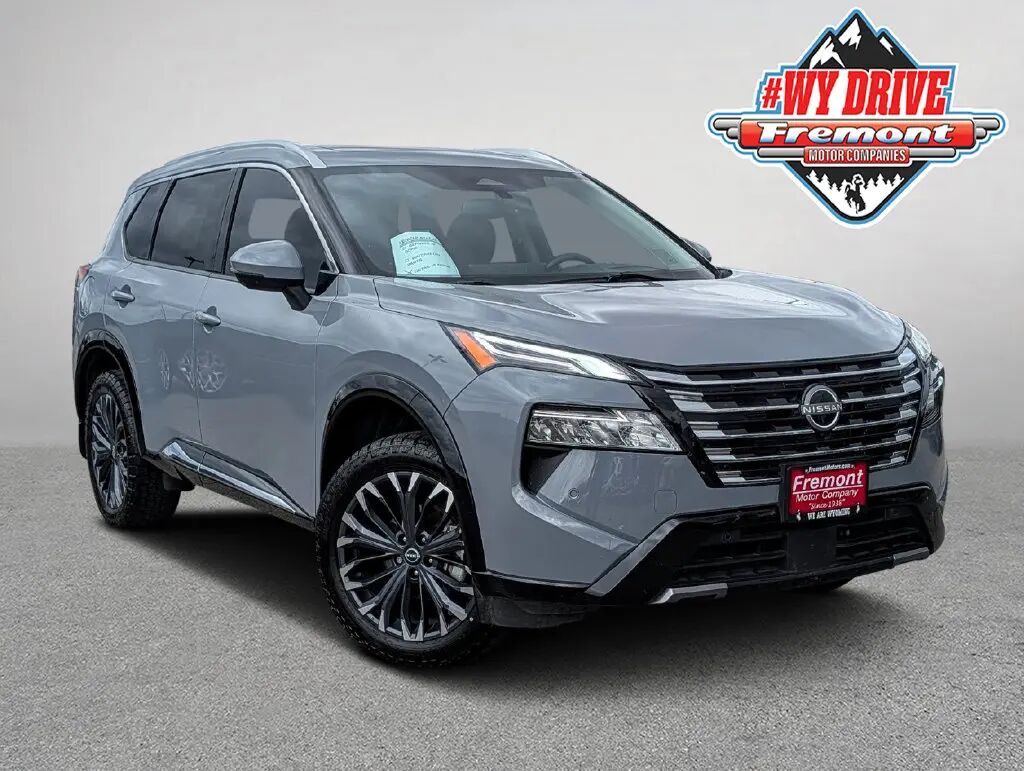 2024 Nissan Rogue Platinum — photo 1 of 13