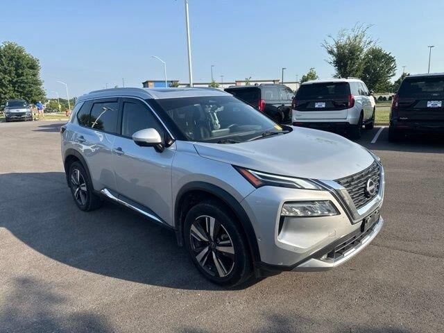 2022 Nissan Rogue Platinum — photo 1 of 11