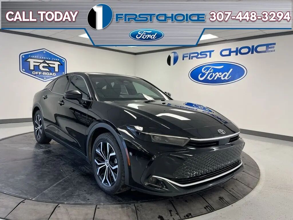 2024 Toyota Crown XLE — photo 1 of 14
