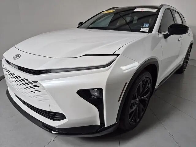 2025 Toyota Crown Signia Limited