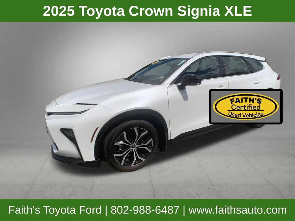2025 Toyota Crown Signia XLE — photo 1 of 20