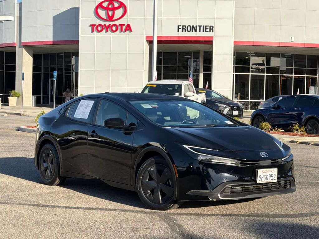 2023 Toyota Prius LE — photo 1 of 13