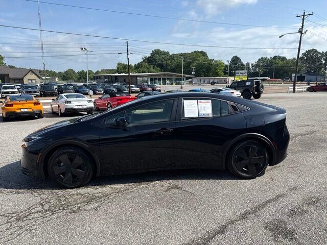 2025 Toyota Prius LE — photo 1 of 26