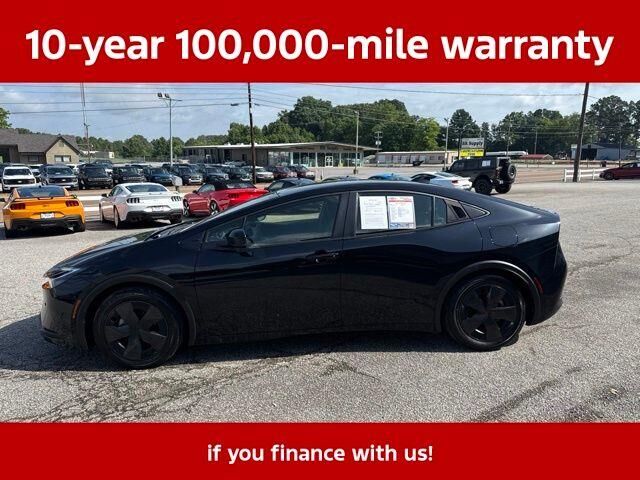 2025 Toyota Prius LE