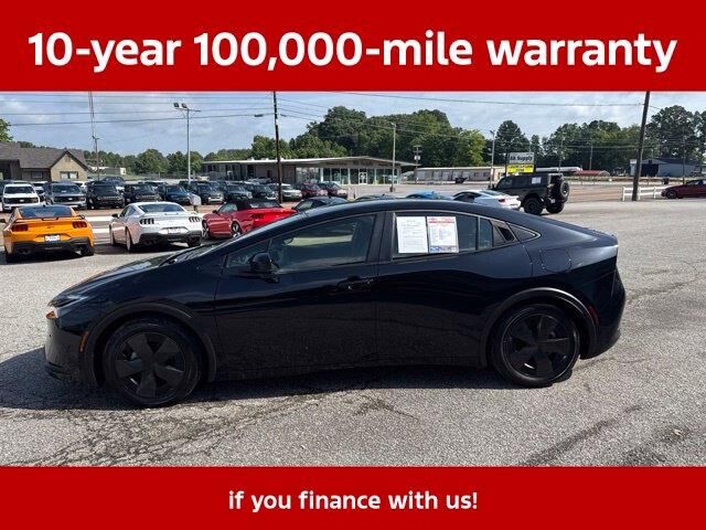 2025 Toyota Prius LE