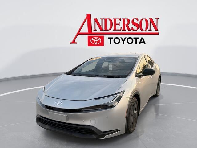 2025 Toyota Prius LE — photo 1 of 13