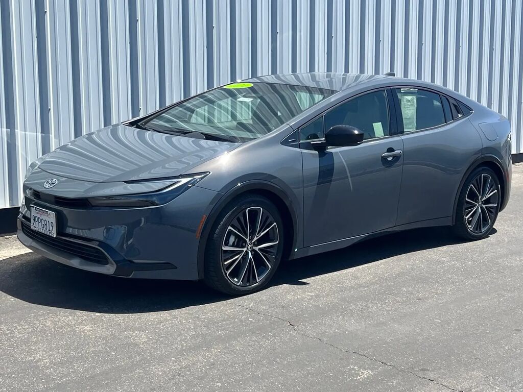 2024 Toyota Prius LE — photo 1 of 13