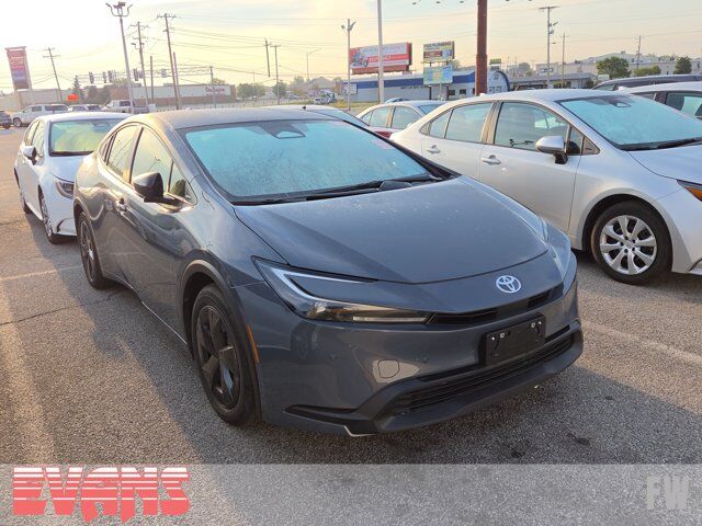 2025 Toyota Prius LE