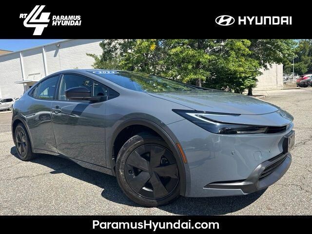 2024 Toyota Prius LE