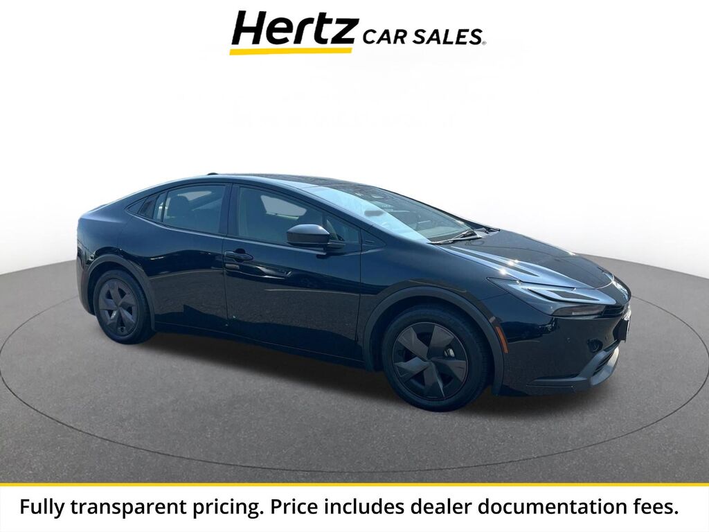 2025 Toyota Prius LE — photo 1 of 13
