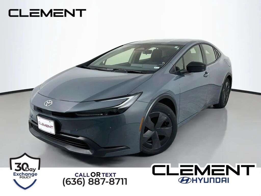 2026 Toyota Prius LE — photo 1 of 13