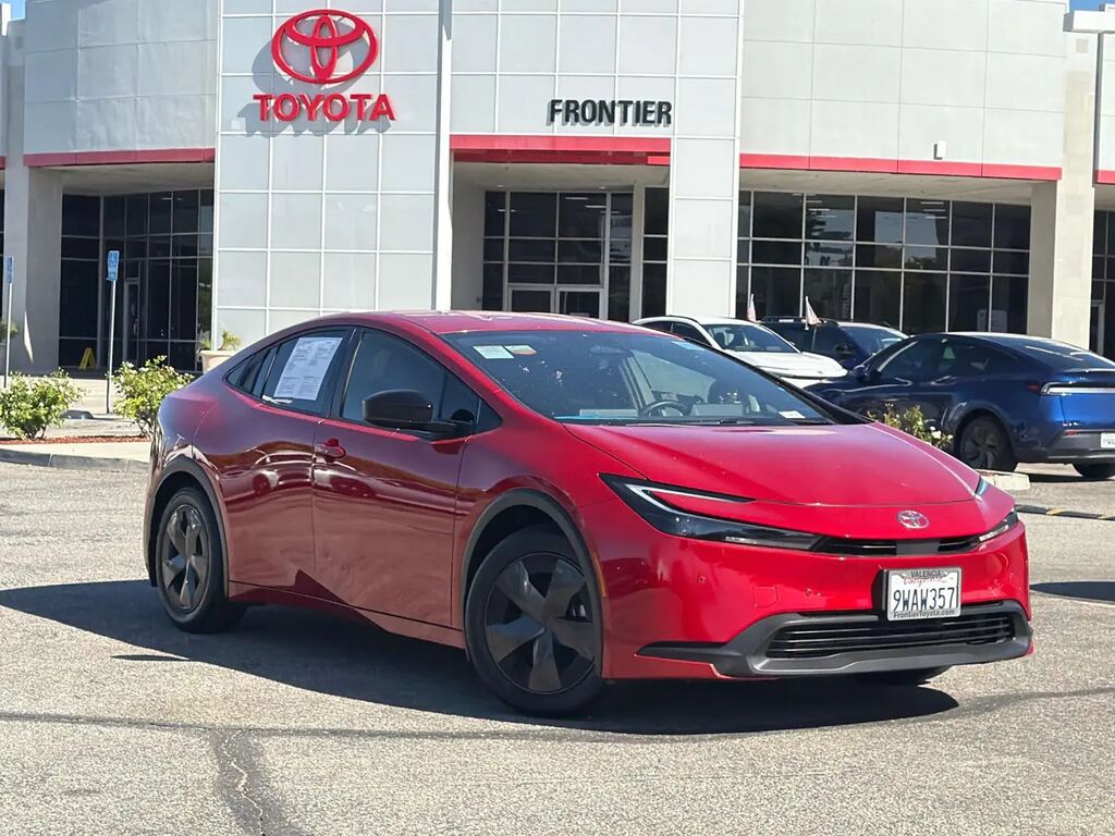 2024 Toyota Prius LE — photo 1 of 14