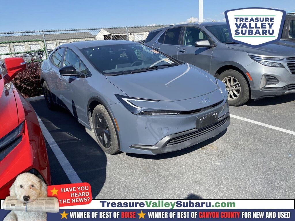 2025 Toyota Prius LE — photo 1 of 13