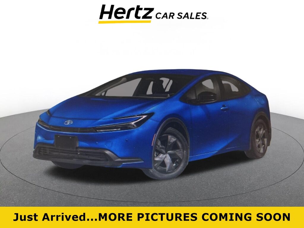 2025 Toyota Prius LE — photo 1 of 17