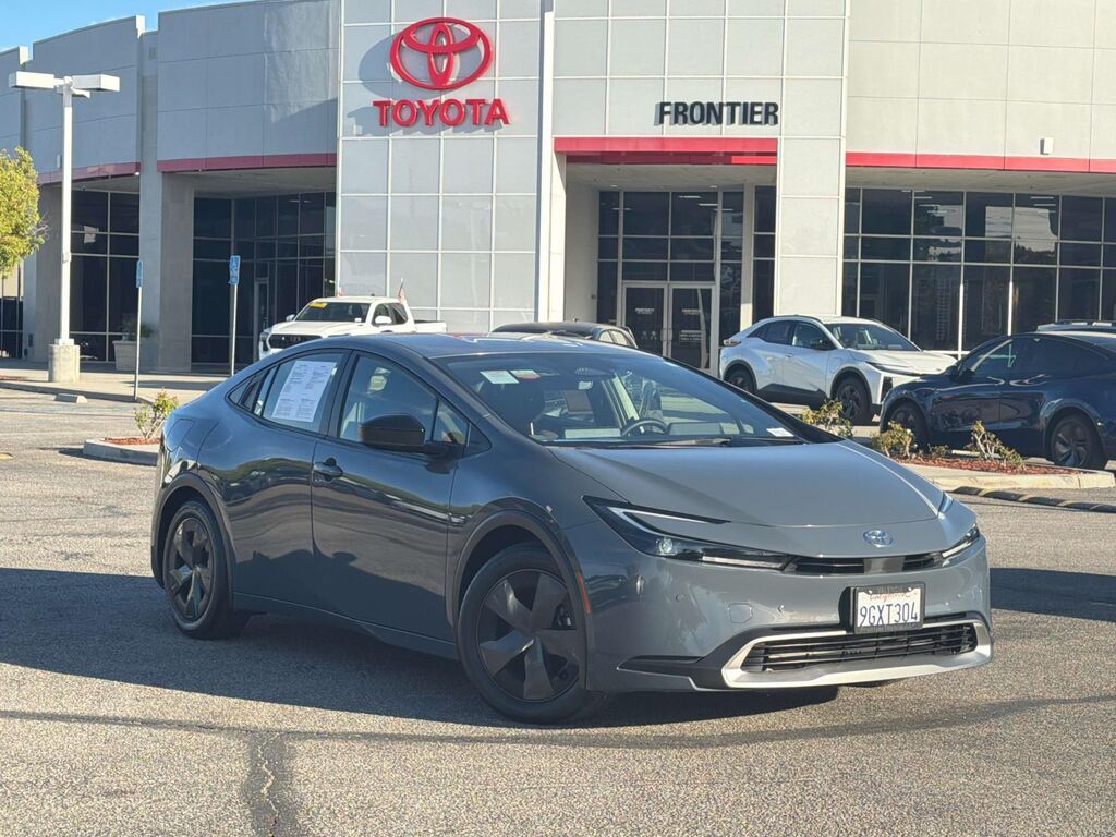 2023 Toyota Prius Prime SE — photo 1 of 26