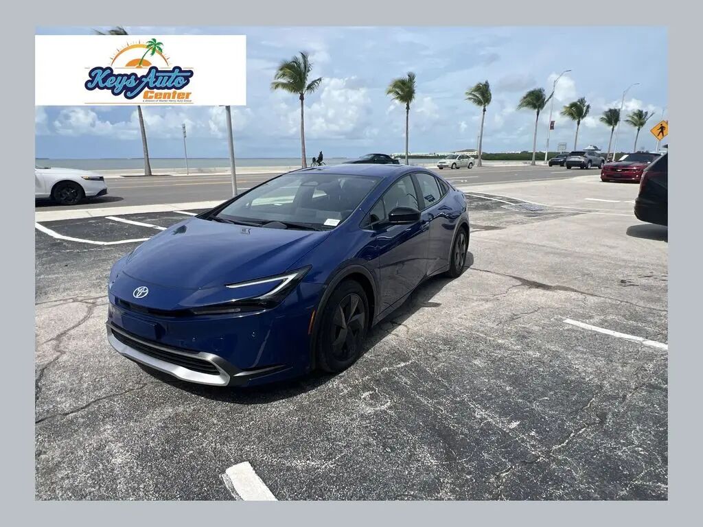 2026 Toyota Prius Plug-in Hybrid SE — photo 1 of 13