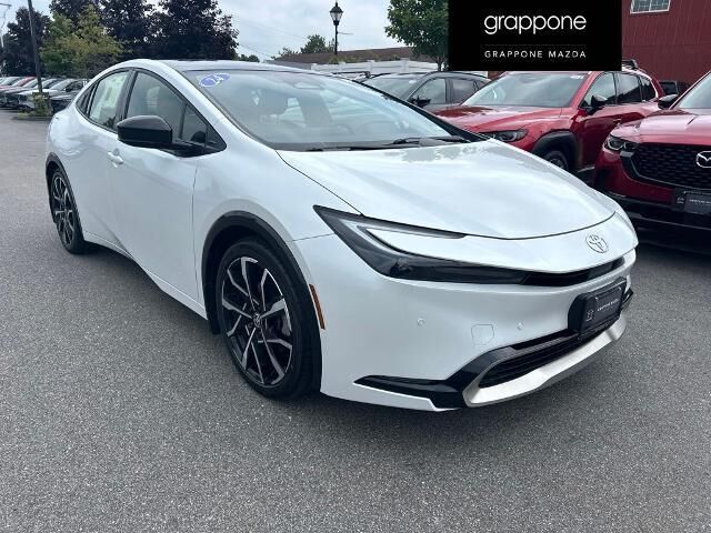 2024 Toyota Prius Prime SE — photo 1 of 26