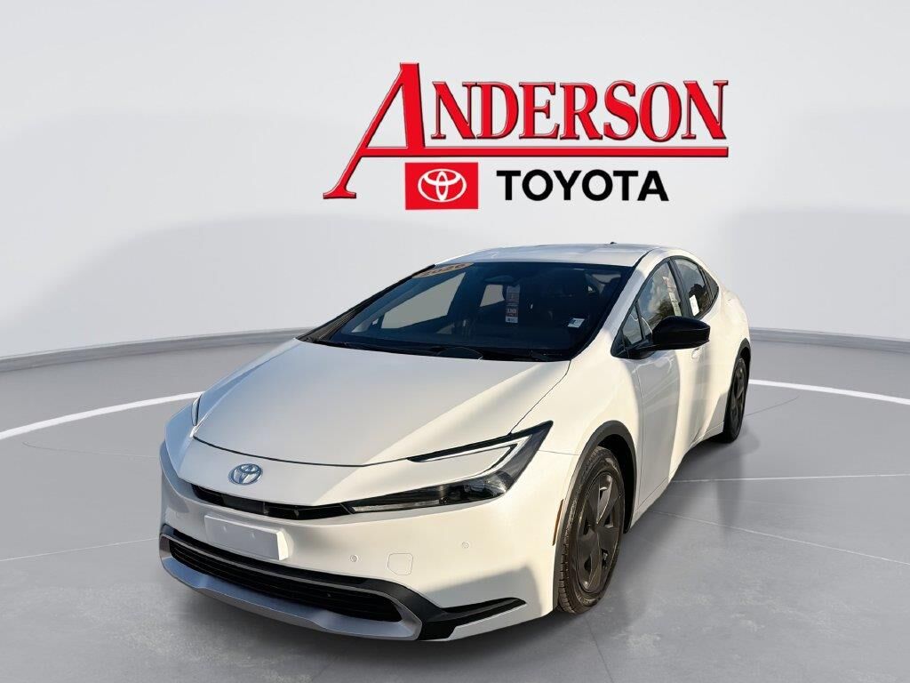 2026 Toyota Prius Plug-in Hybrid SE — photo 1 of 13