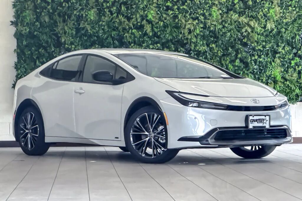 2026 Toyota Prius XLE — photo 1 of 12